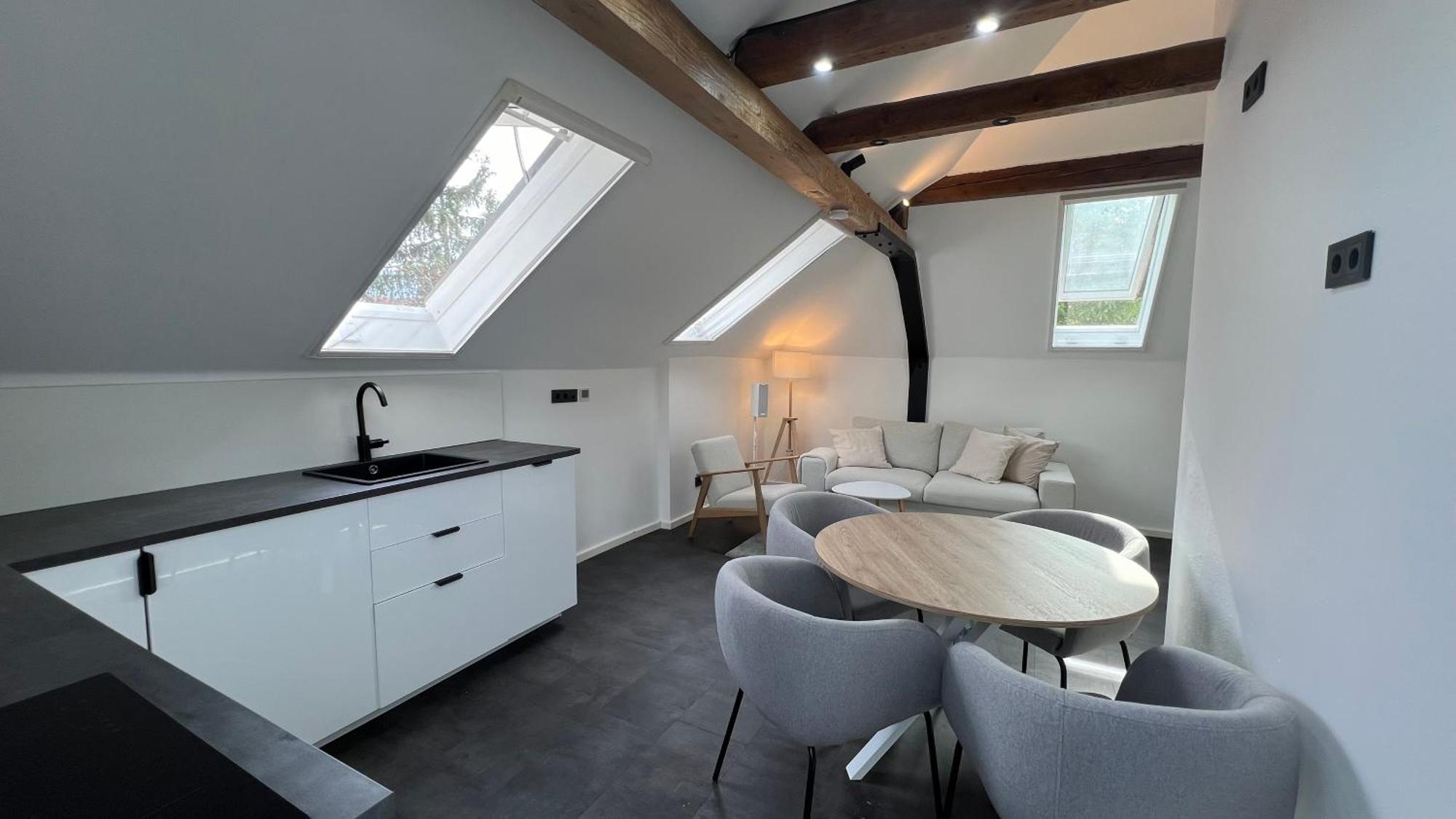 Ludwigshome - Zentrale Lage, Luxusbad, Workspace, Klima Лудвигсбург Екстериор снимка