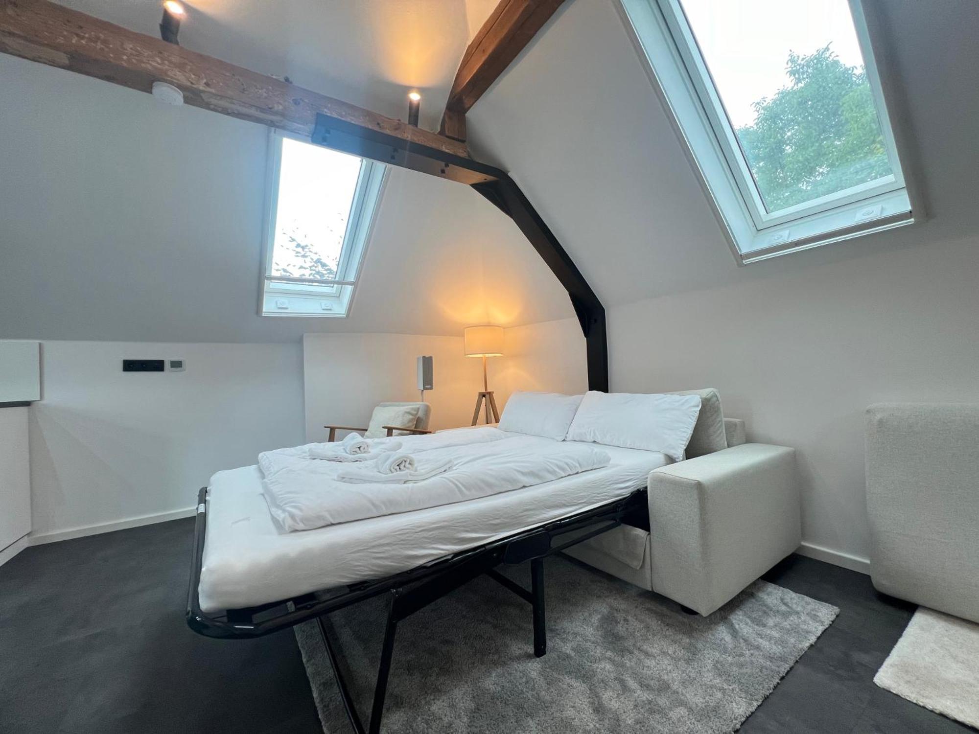 Ludwigshome - Zentrale Lage, Luxusbad, Workspace, Klima Лудвигсбург Екстериор снимка