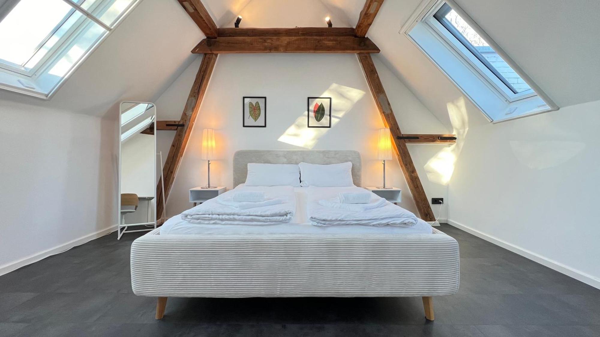Ludwigshome - Zentrale Lage, Luxusbad, Workspace, Klima Лудвигсбург Екстериор снимка
